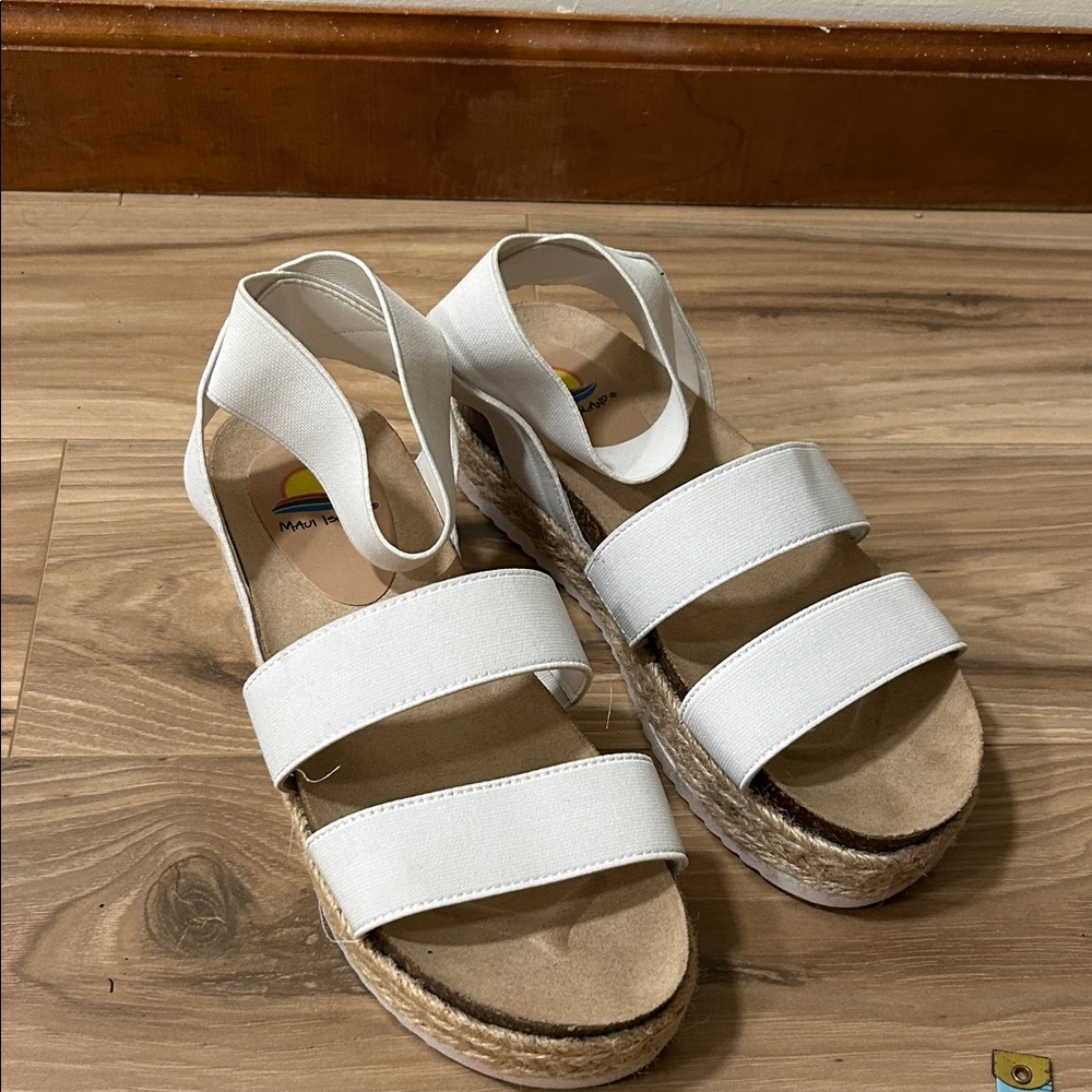 Maui White sandals